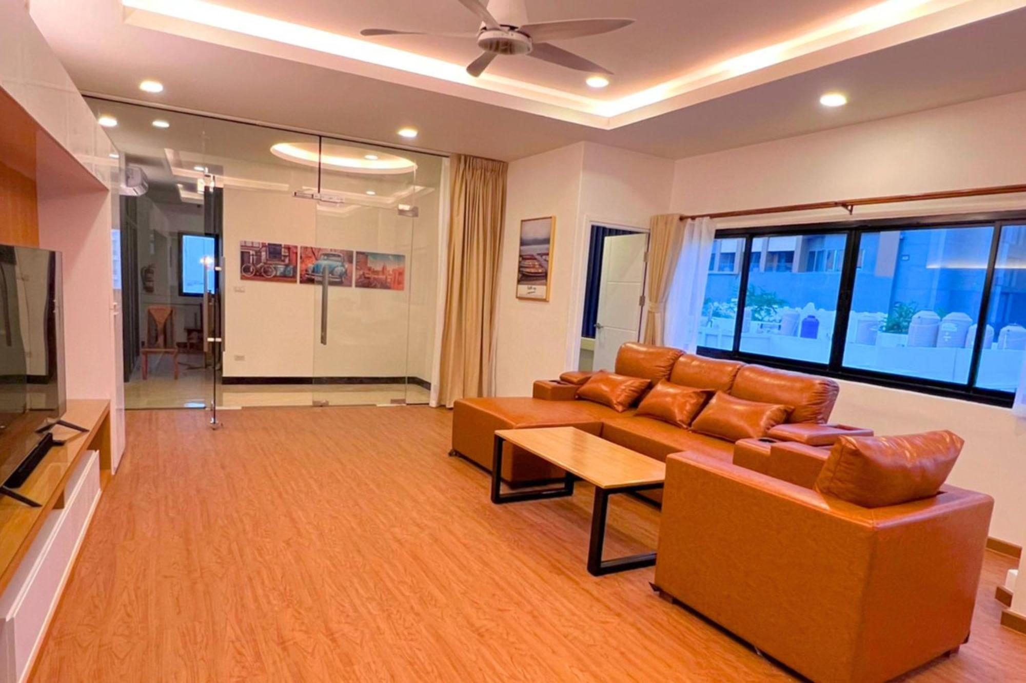 The Lodge Pattaya Luaran gambar